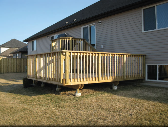 Side view of the two-tiered deck